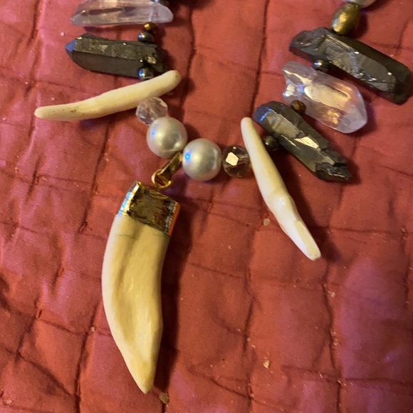 One of a kind designed neckart with wolves teeth - Picture 2 of 8